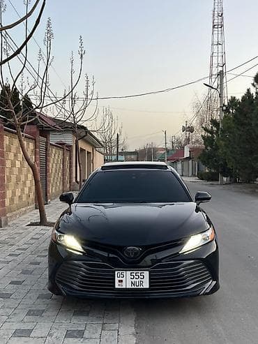 Toyota Camry: 2018 г., 2.5 л, Автомат, Бензин, Седан