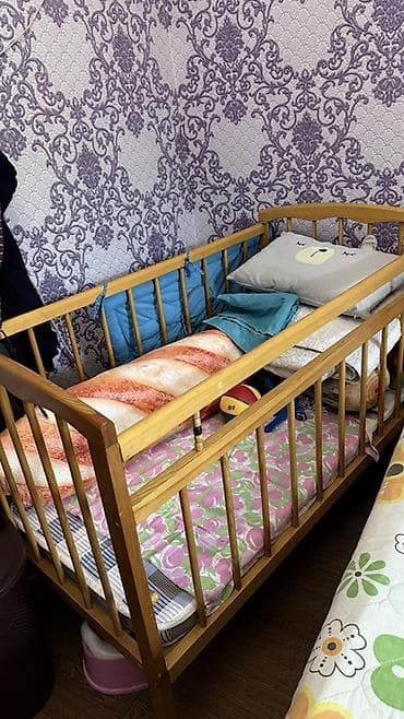 Детская деревянная кроватка-манеж - Материал: дерево - матрасик в at lalafo.kg Детская деревянная кроватка-манеж - Материал: дерево - матрасик в