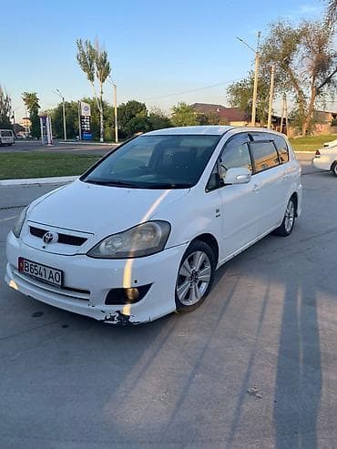 Toyota Ipsum: 2003 г., 2.4 л, Автомат, Газ, Минивэн