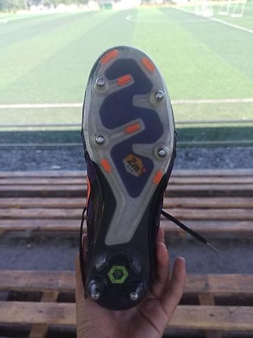 конструирование одежды: Футбольная бутса Nike для игры на натуральном газоне с металлическими — 2