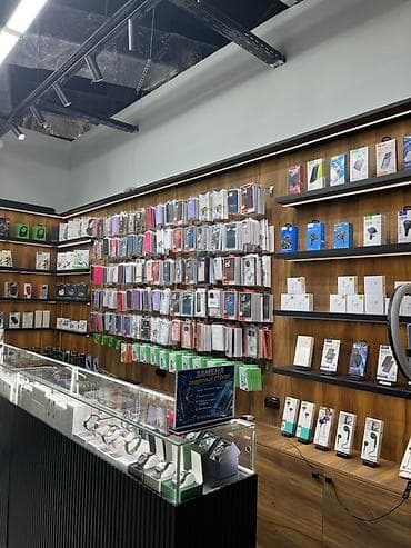 iphone 10plus: Сдаётся бутик ПК «Old Bishkek» Площадь — 24 мг Идеально под: • — 7