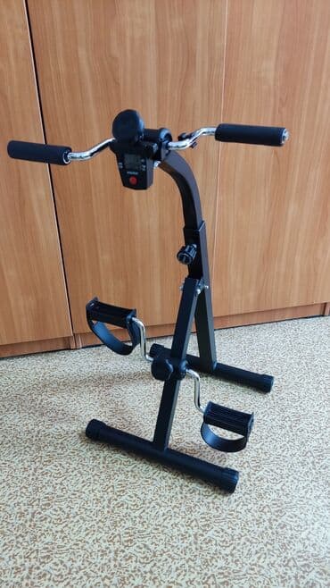 мини беговая дорожка для дома: Мини велотренажёра для рук и ног. На дисплее: число вращений, калории — 2