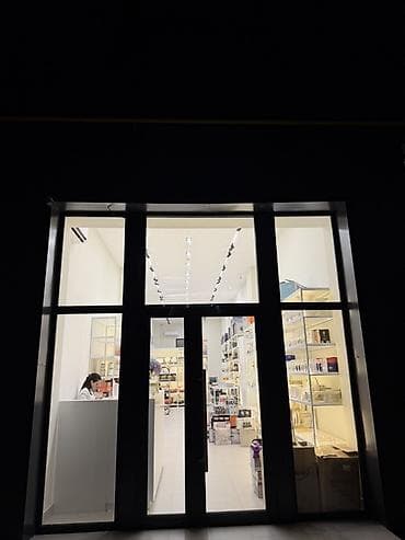 сдается жилой дом: Магазин, В жилом доме, 70 м² Без оборудования, С ремонтом, Отдельный вход, 1 линия, Кондиционер — 6
