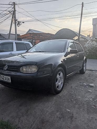 Продажа авто: Volkswagen Golf: 2002 г., 1.6 л, Механика, Бензин, Хэтчбэк — 1