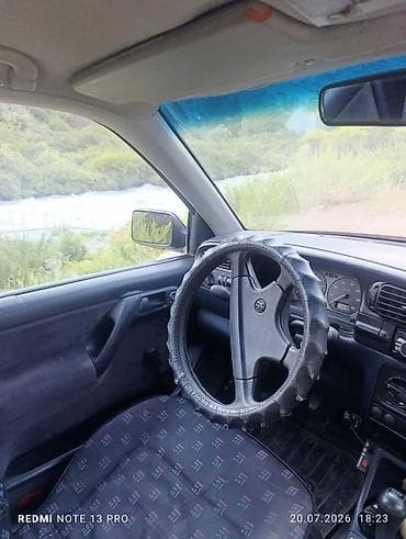 Volkswagen Vento: 1993 г., 1.8 л, Механика, Газ, Седан — 7