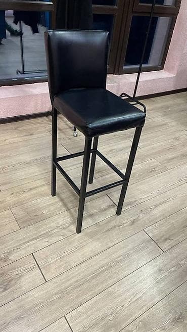 Уход и хранение одежды: ПРОДАЮ СТУЛЬЯ. цена договорная
1 барный, 3 полубарных — 1