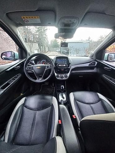 на спарк: Chevrolet Spark: 2016 г., 1 л, Вариатор, Бензин, Хэтчбэк — 9