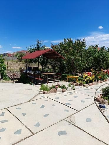 отдых на иссык куле с питанием цены: Коттедж, Каныкей Тамчы, Детская площадка, Парковка, стоянка — 3