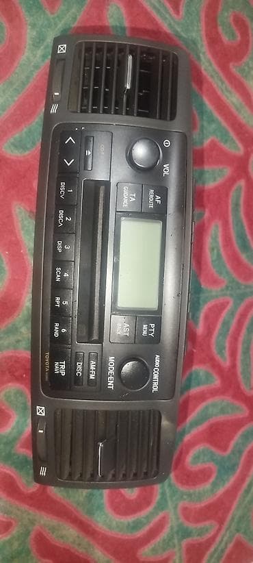 mercedes benz sprinter 2 7: Штатная магнитола Toyota с интегрированными центральными дефлекторами — 1