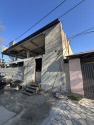 продаю дом под бизнес бишкеке: Нежилое помещение, Ахунбаева 24 х Шукурова 3 этажа 900м.кв, участок 4 — 4