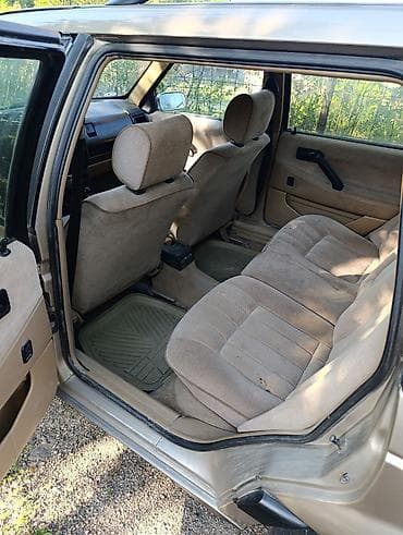 Унаа сатуу: Volkswagen Passat Variant: 1990 г., 1.8 л, Кол менен иштөөчү, Бензин, Универсал — 4