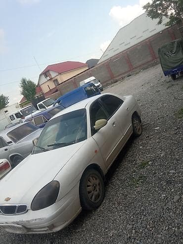 Унаа сатуу: Daewoo Nubira: 2001 г., Кол менен иштөөчү, Бензин, Седан — 2