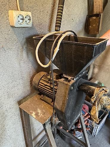 кукуруза рушенный: Электрическая зернодробилка/кормоизмельчитель на станине - Тип — 3