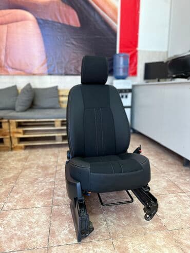 чехол кресло: Чехлы Экокожа, С подушкой, цвет - Черный, Toyota, Новый, Самовывоз — 2