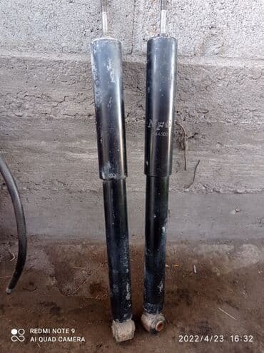 range rover 2003: Задний амортизатор Mitsubishi 2003 г., Б/у, Оригинал — 2