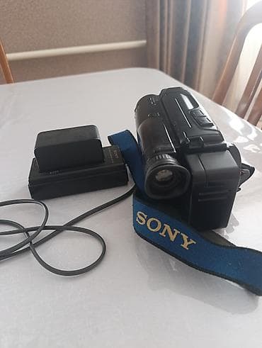 авто камеры: Видеокамера Sony Handycam Video8 CCD-TR370E (PAL) - Формат записи — 3