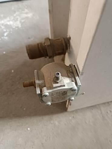 Печи и комплектующие: Газовый котёл, мощность 10 кВт, в хорошем состоянии, полностью — 3