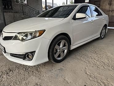 Транспорт: Toyota Camry: 2012 г., Седан — 3