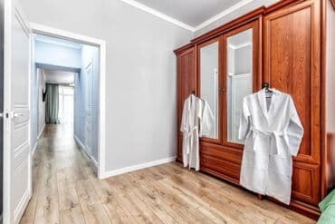 дома в городе: 1 комната, Душевая кабина, Постельное белье, Кондиционер — 18