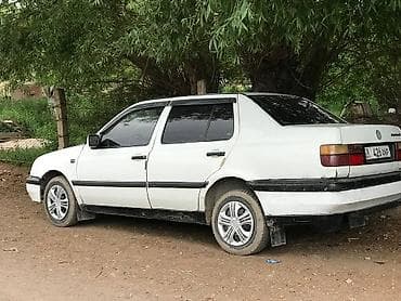 Volkswagen Vento: 1996 г., 1.8 л, Газ, Седан — 3