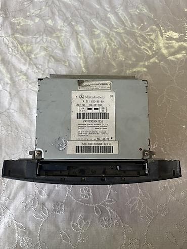 коврик на панель: Штатная мультимедийная система Mercedes-Benz COMAND 211 - — 2