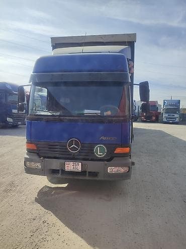 атека: Тягач, Mercedes-Benz, 2002 г., Тентованный — 2