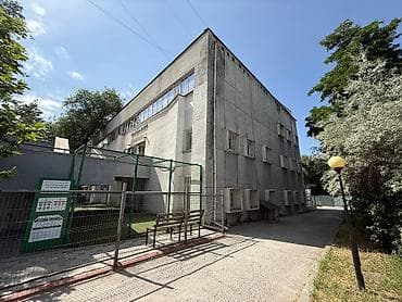 Здание, Действующий 1049 м²