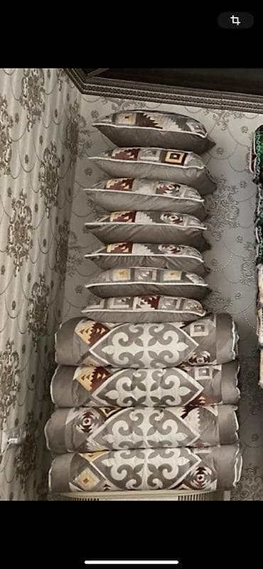 4 тошок жана 10 подушкасы менен. Мин курак 3d lux Состав: - Напольные