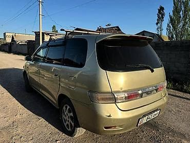 lada 2105: Toyota Gaia: 2003 г., 2 л, Автомат, Бензин, Универсал — 3