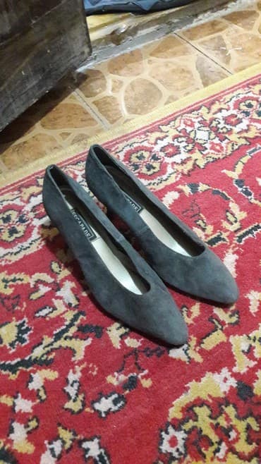 чемоданы бишкек дордой цены: Продаю туфли все 38размер
Белые 500
Серые 500
Черно-белые 500 — 2