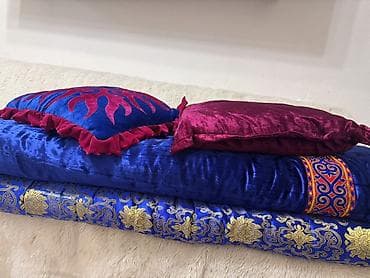 постельное белье с вышивкой: Жууркан тошоктор новые, по несколько штук, имеются подушки . Цены — 1