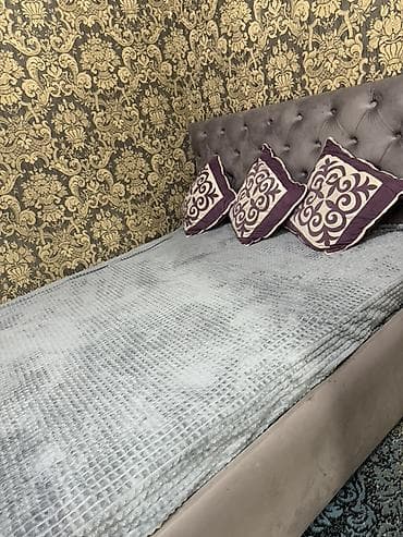 мягкое изголовье кровати: Продаю Двуспальную кровать с мягким высоким изголовьем в идеальном — 3