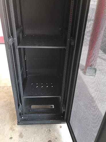 обмен на железки: Продаю серверный шкаф идеальное состояние режим охлаждения — 5