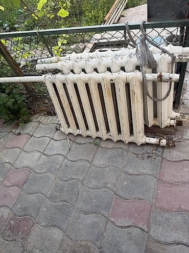 Продаю чугунные батареи договорная