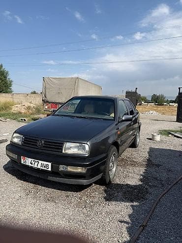 fix look: Volkswagen Vento: 1994 г., Седан — 3