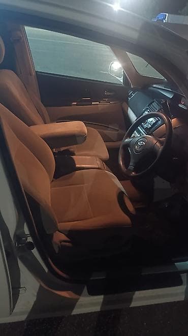 авто в такси: Toyota Opa: 2003 г., 1.8 л, Автомат, Бензин, Минивэн — 5