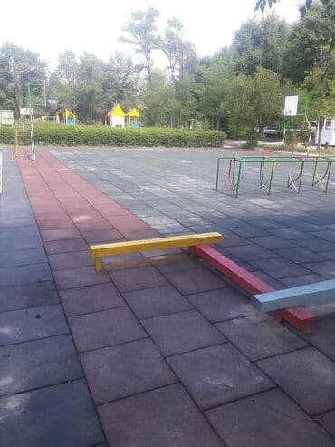 ковры резиновые: Компания Shtrih.kg производит напольные резиновые крошки, толщиной — 4