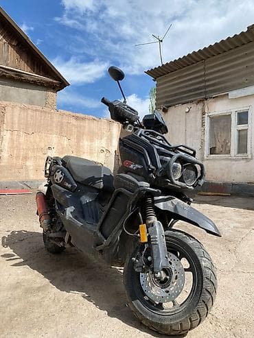 Tank: Скутер/мопед в стиле «adv» с внедорожными элементами. Характеристики — 3