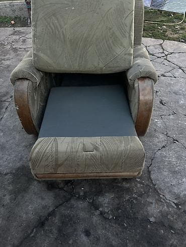 мягкие подушки кресла: Мягкое кресло с высокой спинкой и широким сиденьем. Характеристики: - — 3