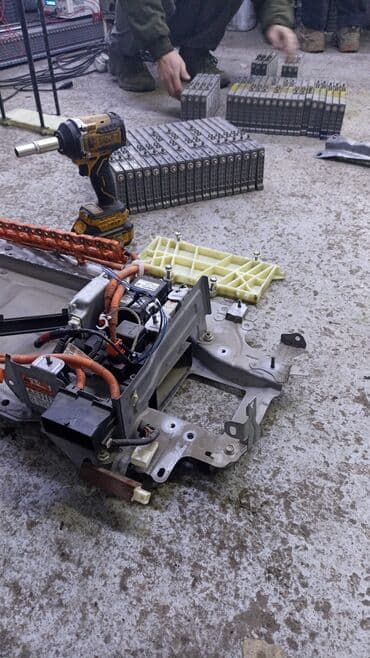 тайота passo: Toyota Prius: 2012 г., 1.8 л, Автомат, Гибрид, Универсал — 10