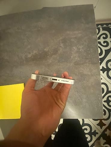 моби: IPhone 12 Pro, Б/у, 128 ГБ, Серебристый, Наушники, Зарядное устройство, Чехол — 4