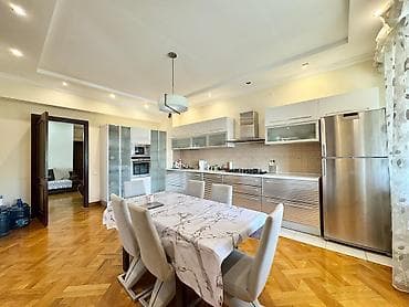 For rent spacious 3 bedroom apartment near Erkindik Boulevard — 9