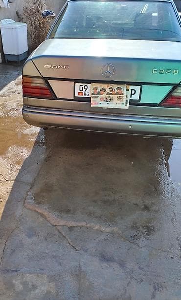 Mercedes-Benz W124: 1990 г., 3.2 л, Кол менен иштөөчү, Бензин, Седан — 2