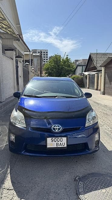corolla 2004: Toyota Prius: 2011 г., 1.8 л, Вариатор, Гибрид, Хэтчбэк — 4