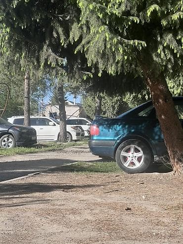 jeely coolray: Audi 80: 1992 г., 2 л, Механика, Бензин, Седан — 3