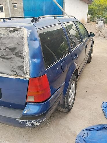 Унаа: Volkswagen Golf: 2001 г., 1.6 л, Кол менен иштөөчү, Бензин, Универсал — 4