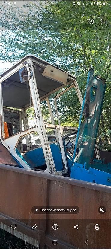 Кабиналары сатылат капоту менен. мтз юмз