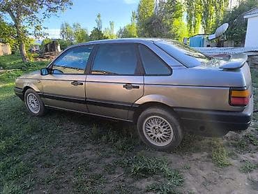 Транспорт: Volkswagen Passat: 1989 г., 1.8 л, Кол менен иштөөчү, Бензин, Седан — 3