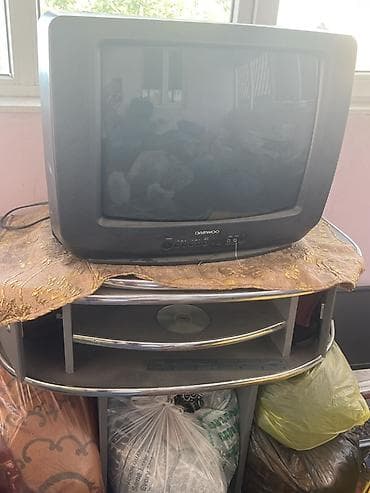 Телевизор Daewoo (ЭЛТ) - Диагональ примерно 21–25" - Классический