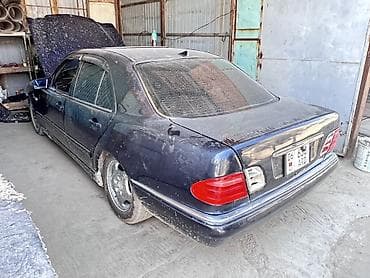 Транспорт: Mercedes-Benz E-Class: 1996 г., 2 л, Механика, Бензин, Седан — 3
